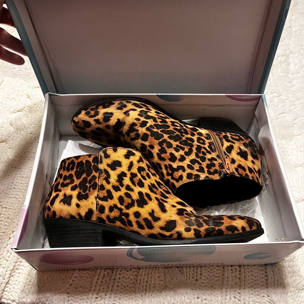 Cheetah Print Ankle Boots, Booties. Size 9